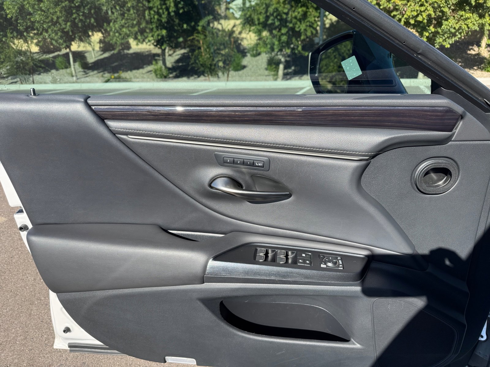 Used 2021 Lexus ES 300h w/ Premium Package image 10