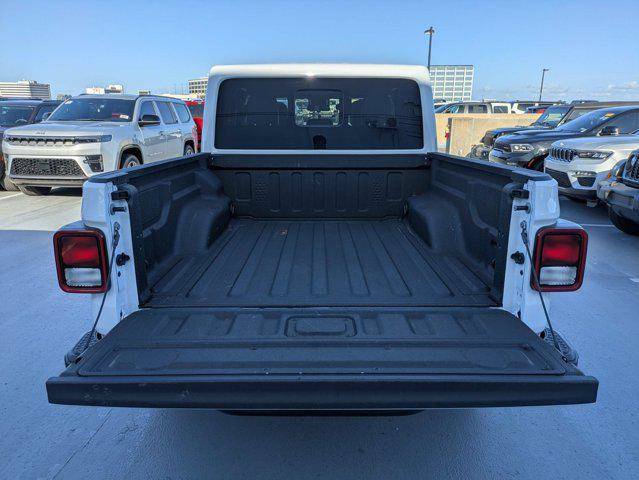 Certified 2025 Jeep Gladiator Mojave AWD/4WD image 12