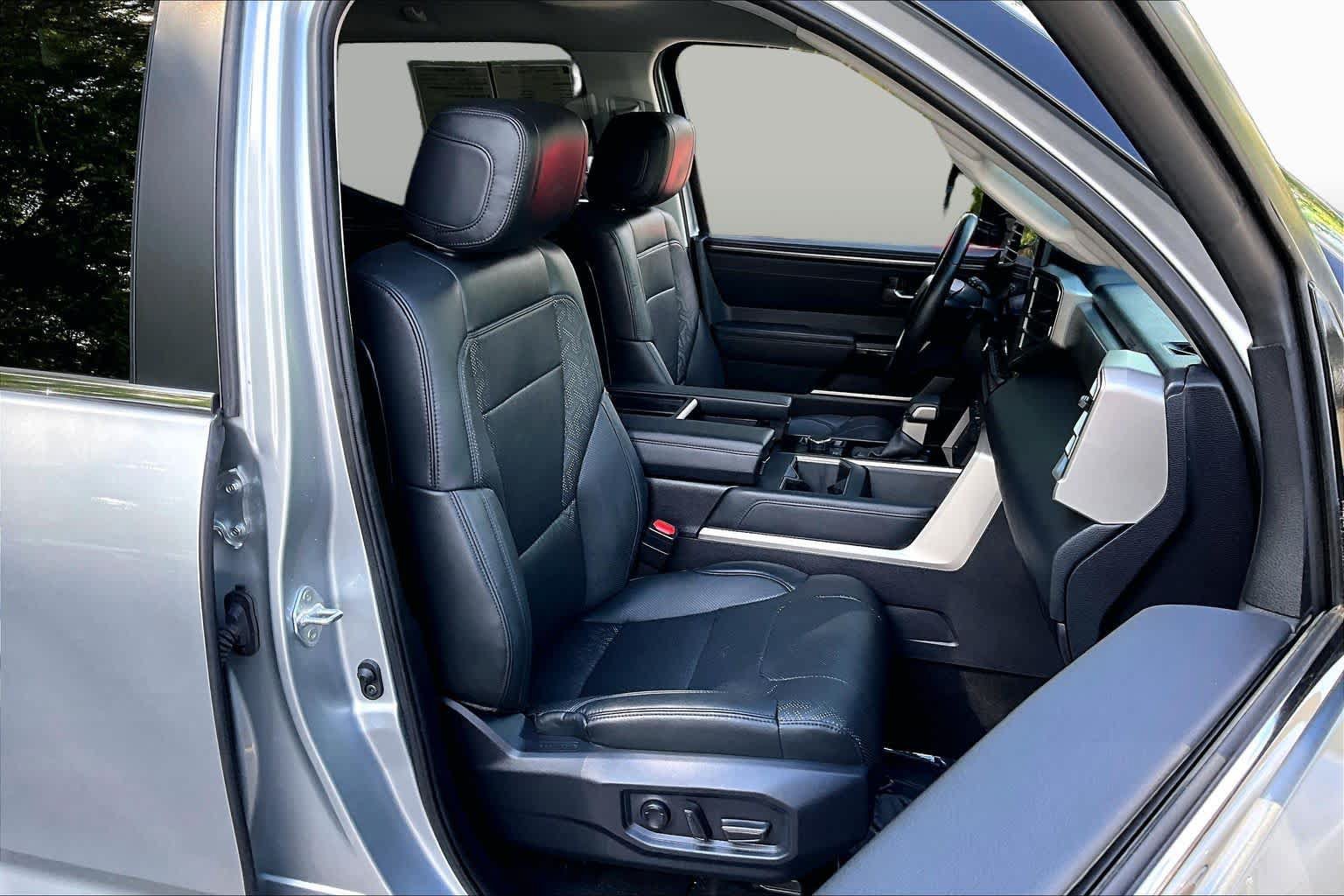 Used 2024 Toyota Tundra Limited AWD/4WD image 8