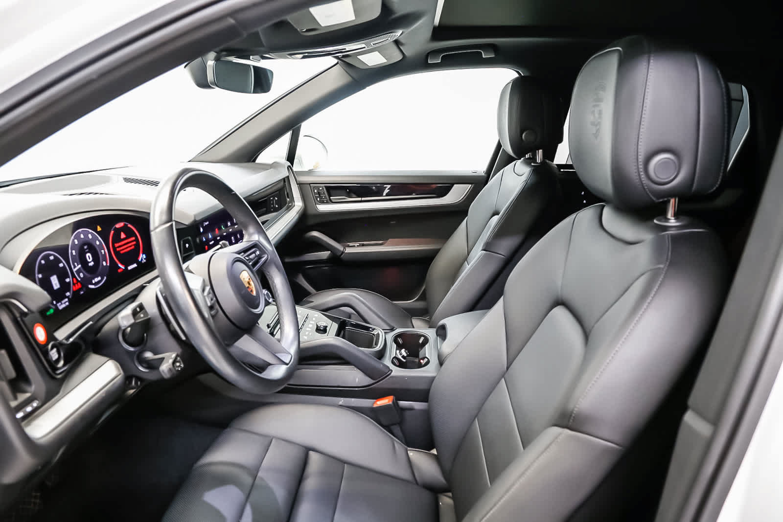 Certified 2024 Porsche Cayenne AWD/4WD image 23