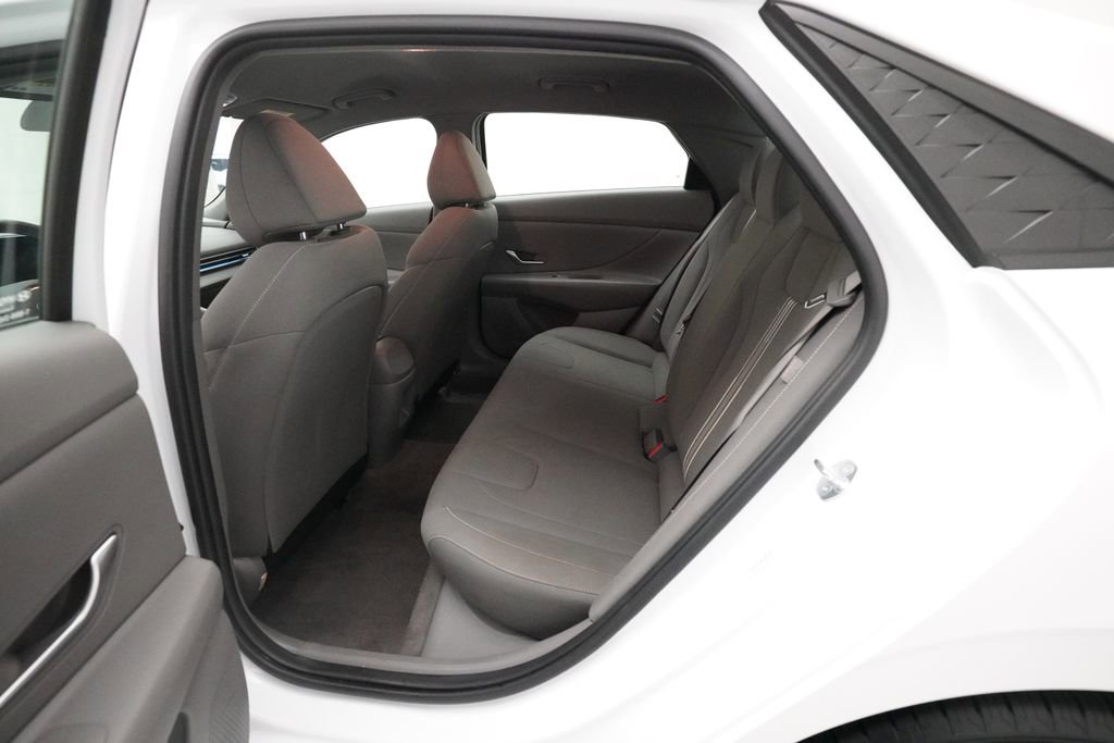 Used 2024 Hyundai Elantra SEL FWD image 15
