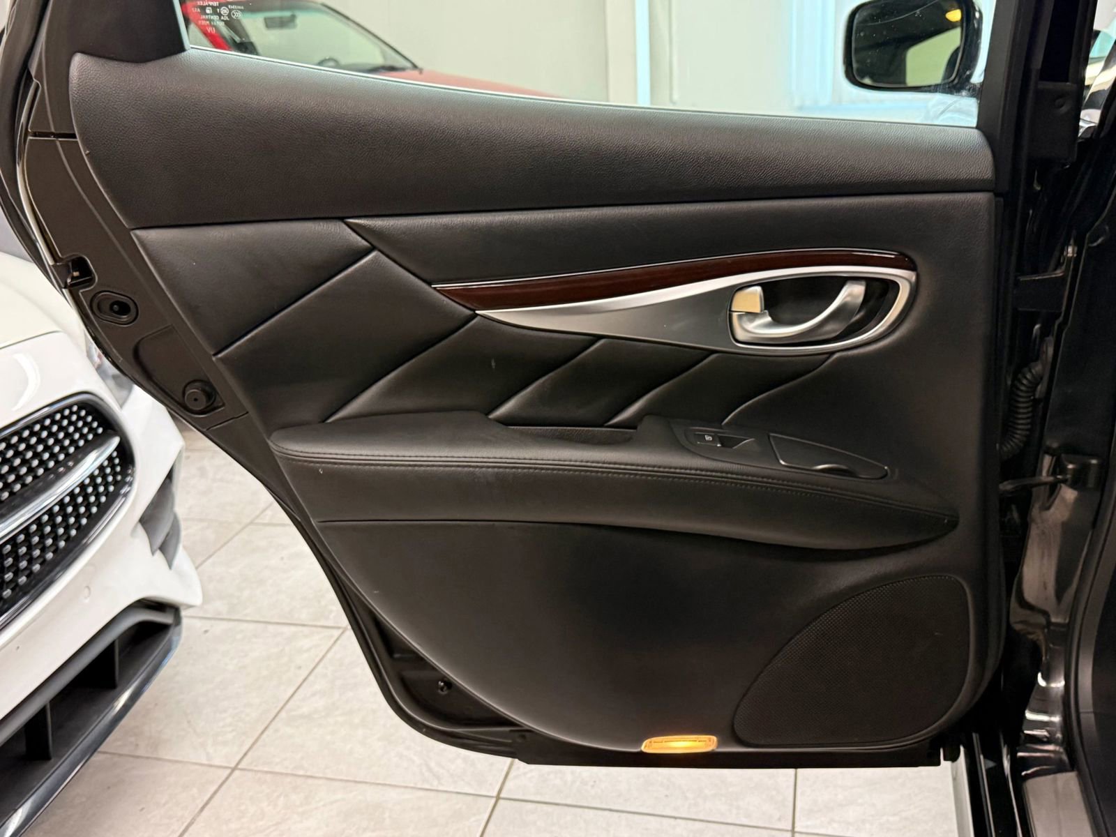 Used 2013 INFINITI M37 w/ Premium Pkg RWD image 17