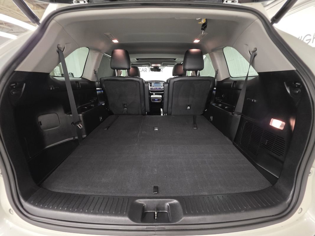 Used 2017 Toyota Highlander SE image 16
