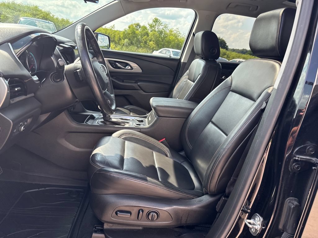 Certified 2021 Chevrolet Traverse RS w/ LPO, Floor Liner Package AWD/4WD image 28