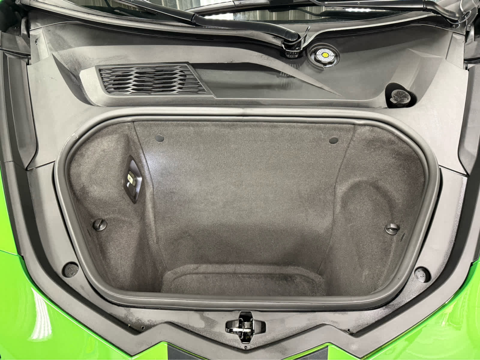 Used 2026 Chevrolet Corvette Stingray Convertible w/ 1LT RWD image 32