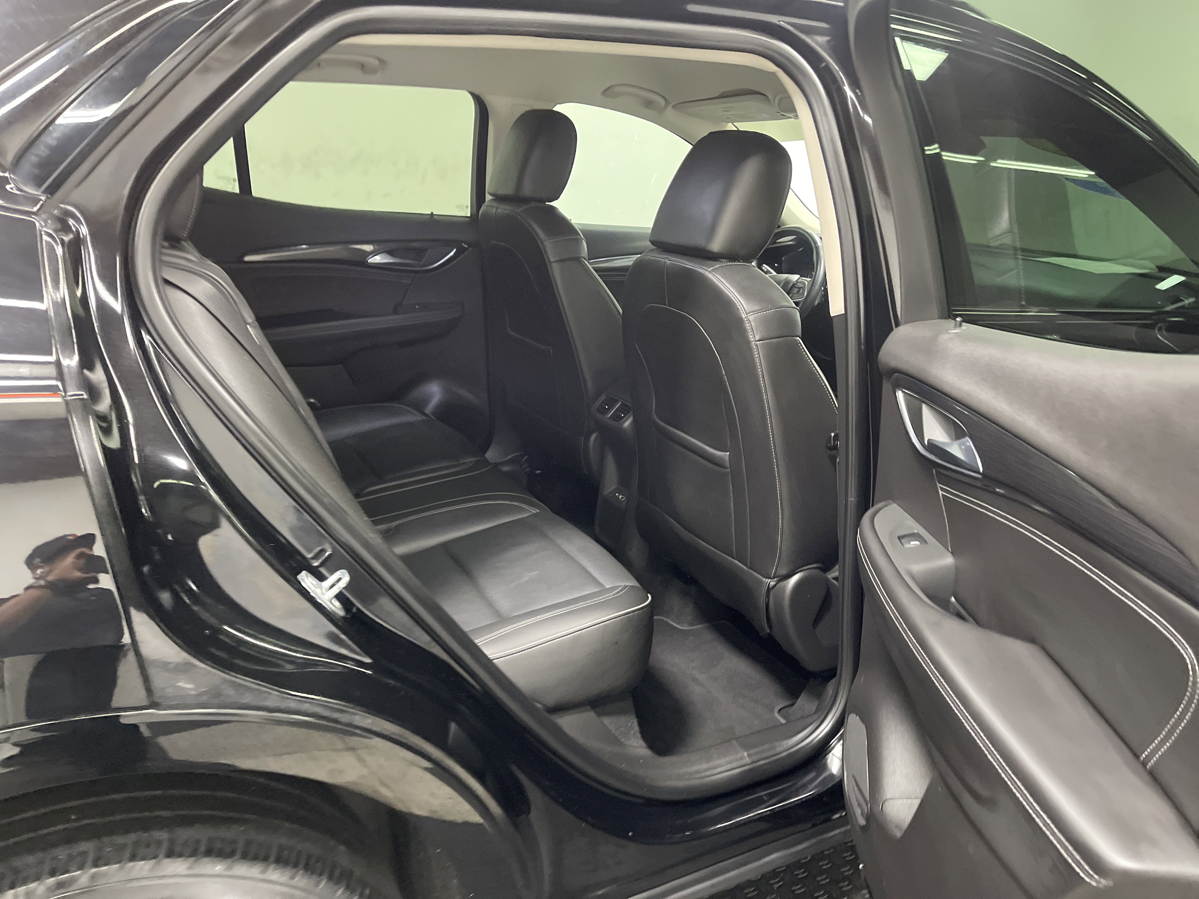 Used 2021 Buick Envision Essence w/ Sport Touring Package AWD/4WD image 21