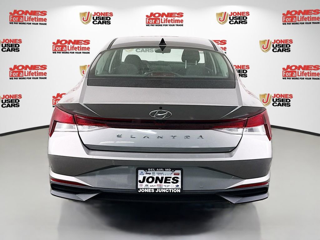 Used 2021 Hyundai Elantra SEL image 13
