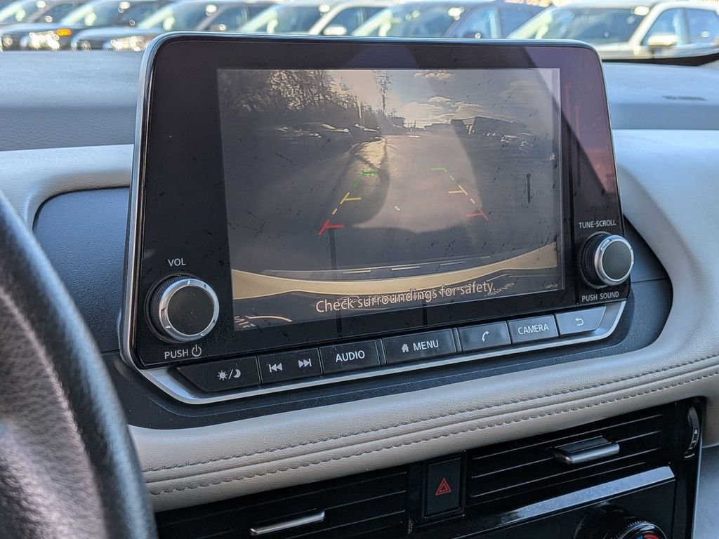 Used 2022 Nissan Rogue SV image 14