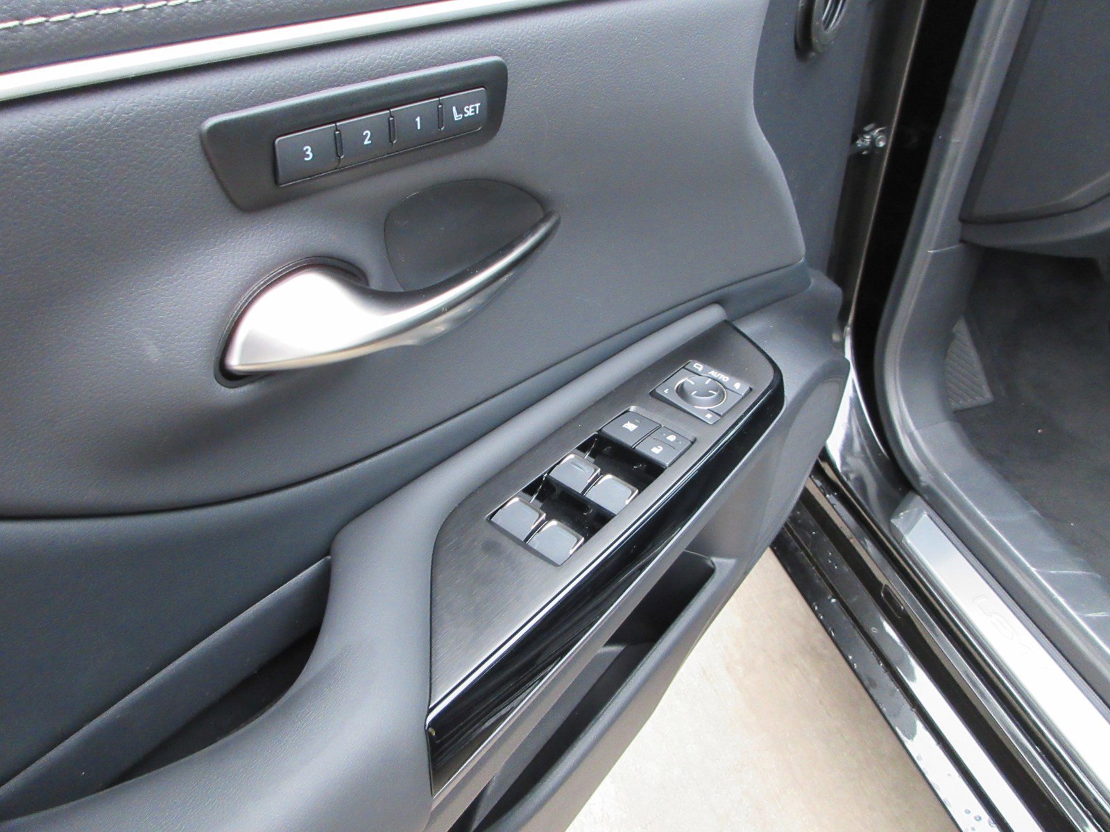 New 2025 Lexus ES 350 w/ Premium Package image 27