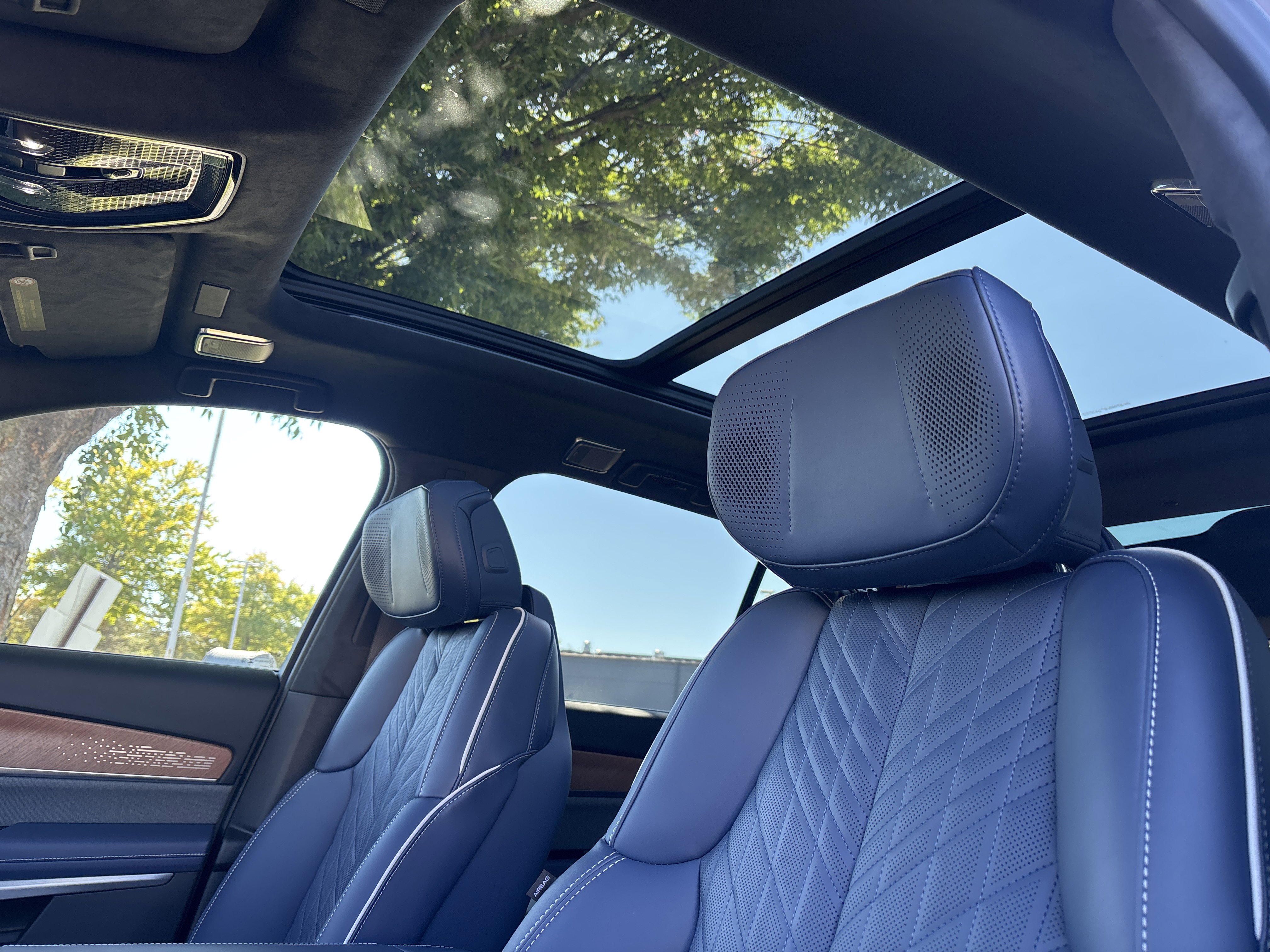 New 2026 Cadillac Vistiq Premium Luxury w/ LPO, Floor Liner Package image 28