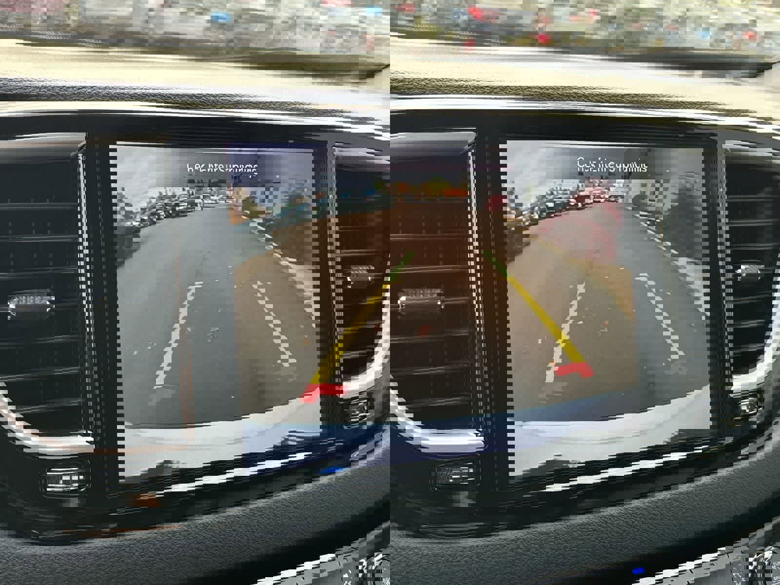 Certified 2024 Chrysler Pacifica Touring-L image 21