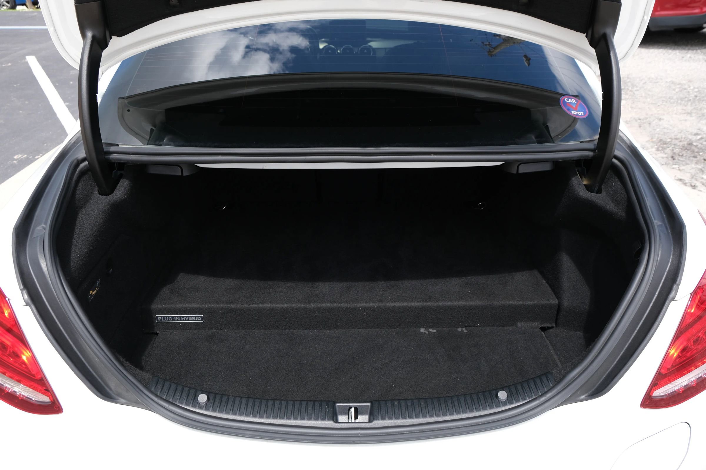 Used 2018 Mercedes-Benz C 350e Sedan image 13