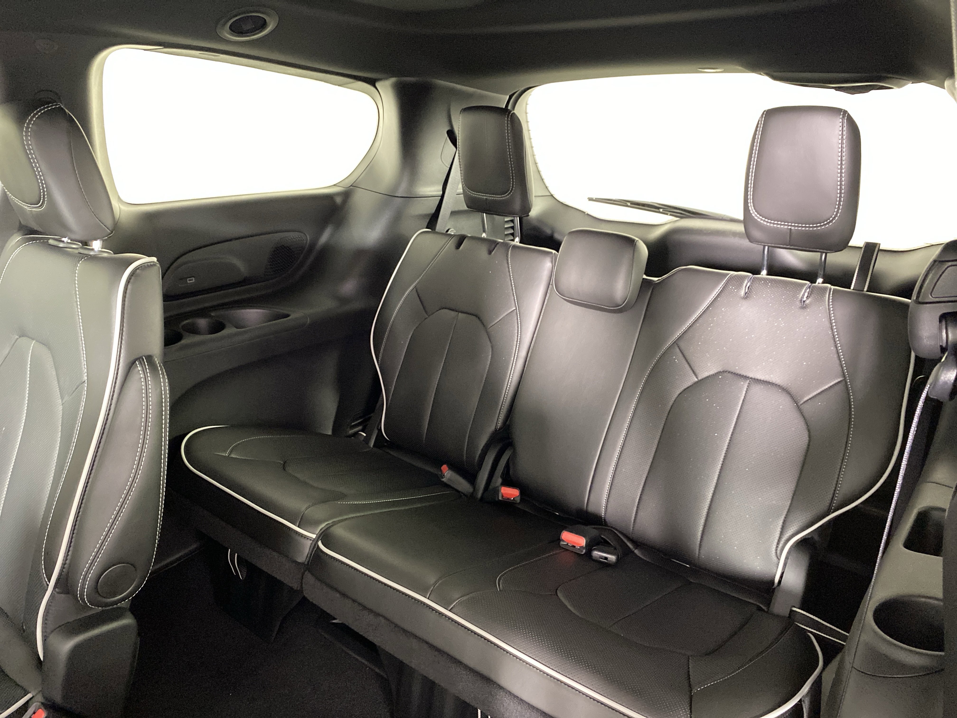 New 2026 Chrysler Pacifica Limited w/ S Appearance Package image 32