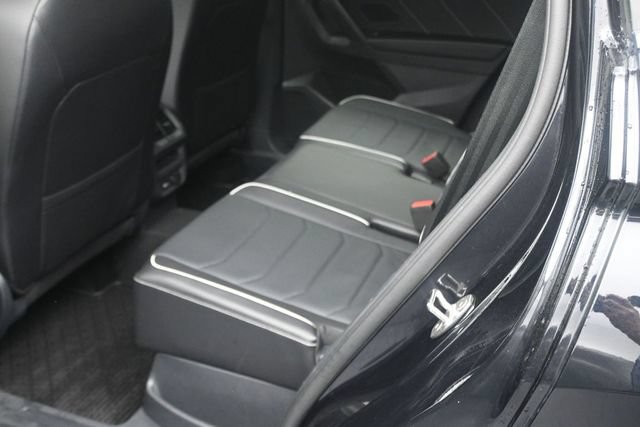 Used 2024 Volkswagen Tiguan SEL R-Line AWD/4WD image 17