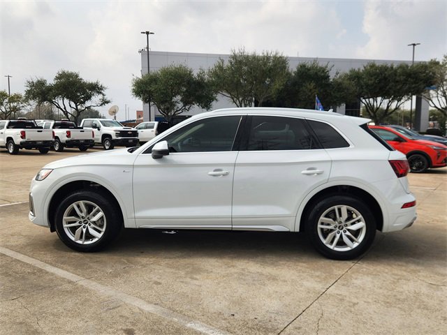 Used 2022 Audi Q5 2.0T Premium w/ Convenience Package image 4