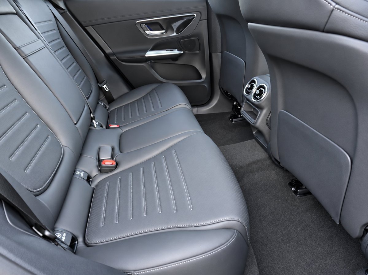 New 2026 Mercedes-Benz GLC 300 4MATIC image 29