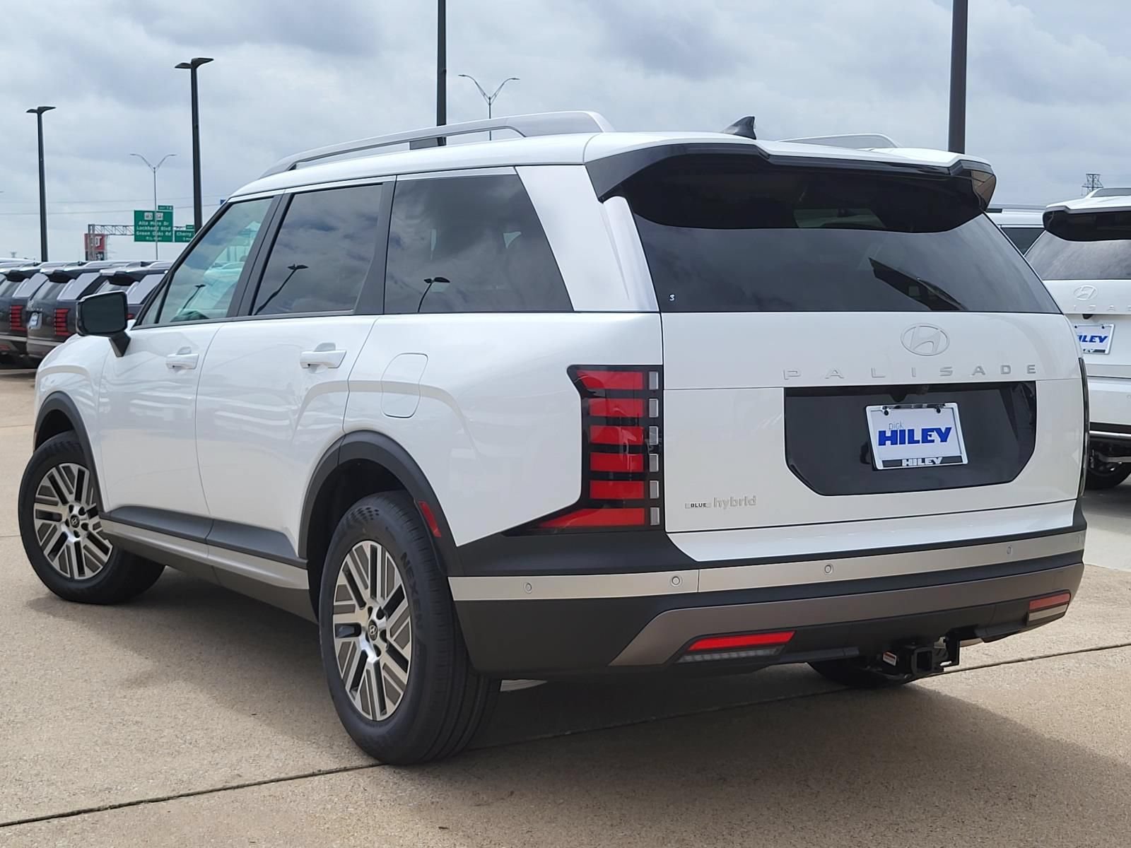 New 2026 Hyundai Palisade SEL Premium FWD image 3