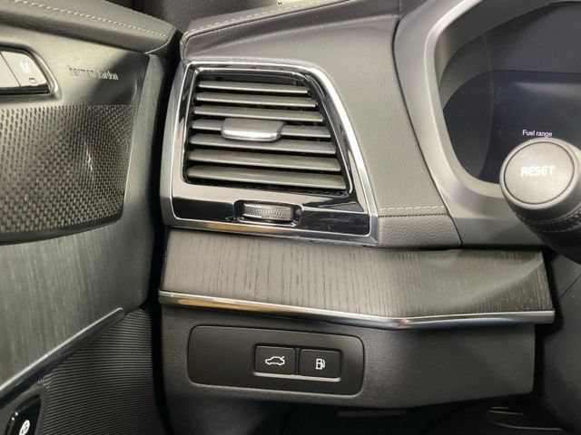 Certified 2025 Volvo XC90 T8 Ultra w/ Protection Package AWD/4WD image 26