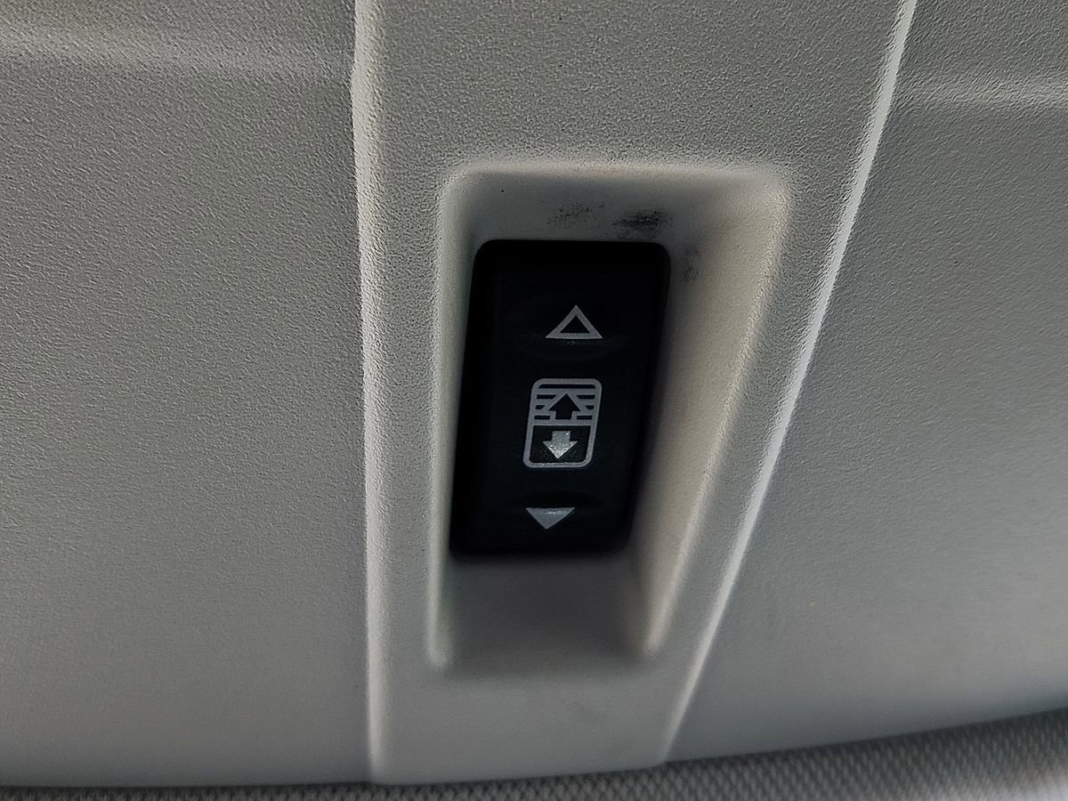 Used 2019 INFINITI QX30 image 11