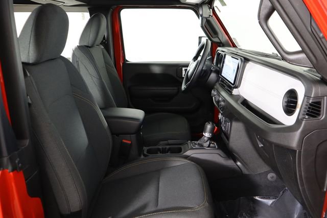Used 2025 Jeep Wrangler Sport AWD/4WD image 18