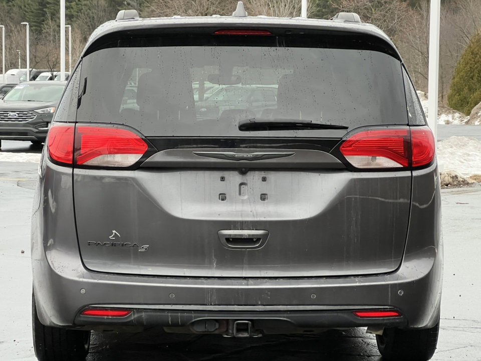 Used 2020 Chrysler Pacifica Touring-L Plus image 38