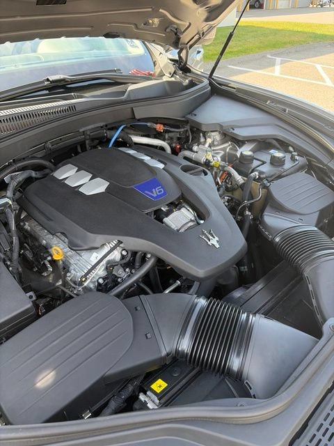 Used 2022 Maserati Levante Modena AWD/4WD image 27