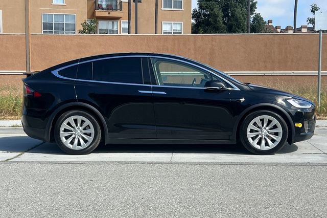 Used 2017 Tesla Model X 75D AWD/4WD image 3