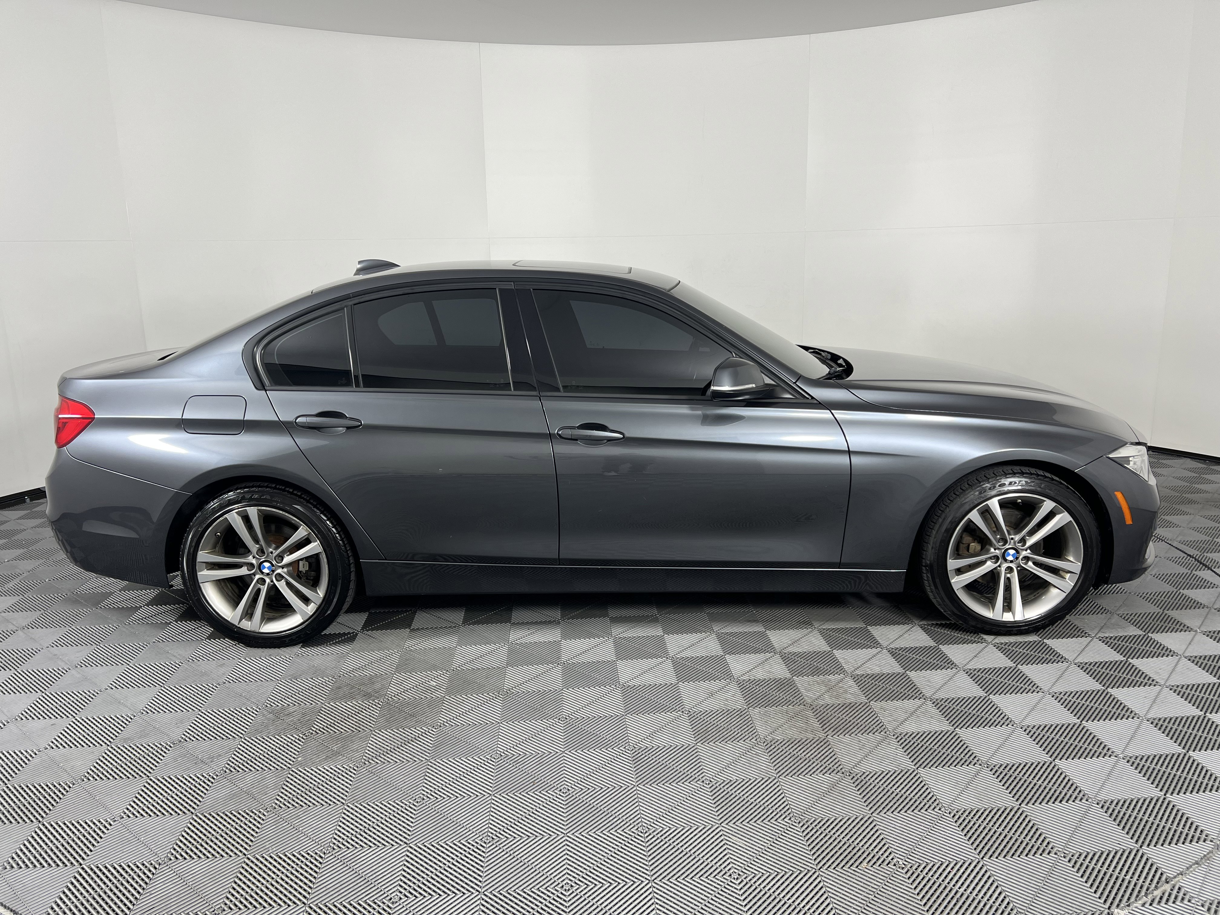 Used 2016 BMW 328i xDrive Sedan image 13