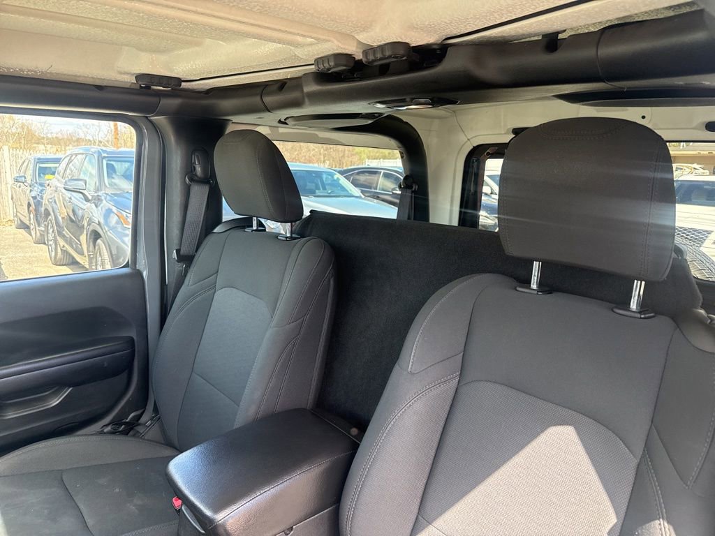 Used 2018 Jeep Wrangler Sport AWD/4WD image 16