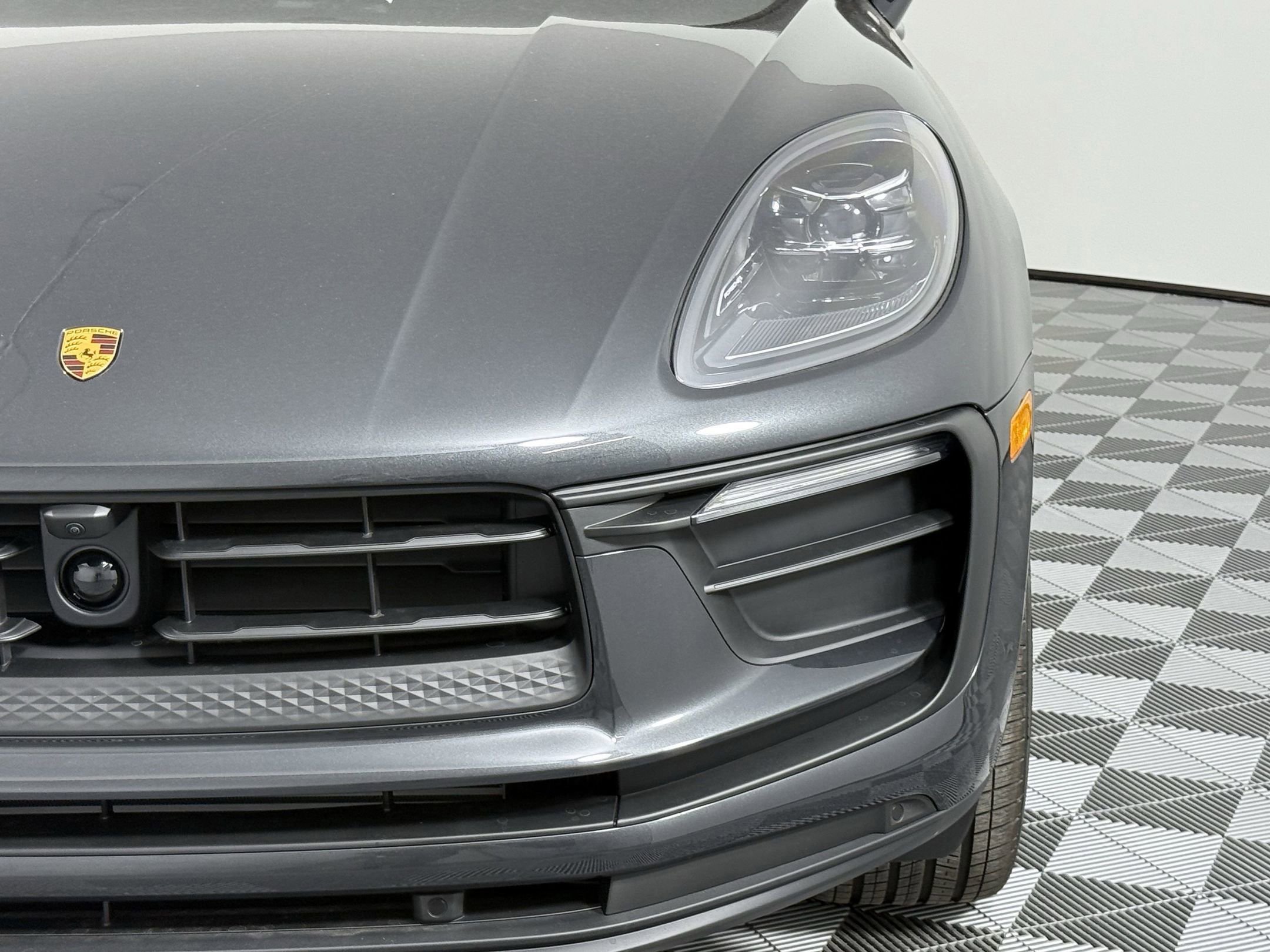 New 2025 Porsche Macan image 11