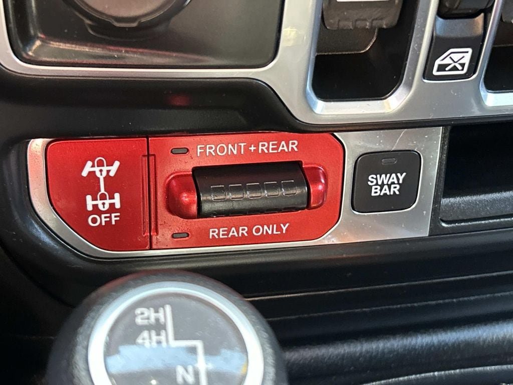 Used 2018 Jeep Wrangler Unlimited Rubicon w/ Dual Top Group AWD/4WD image 26