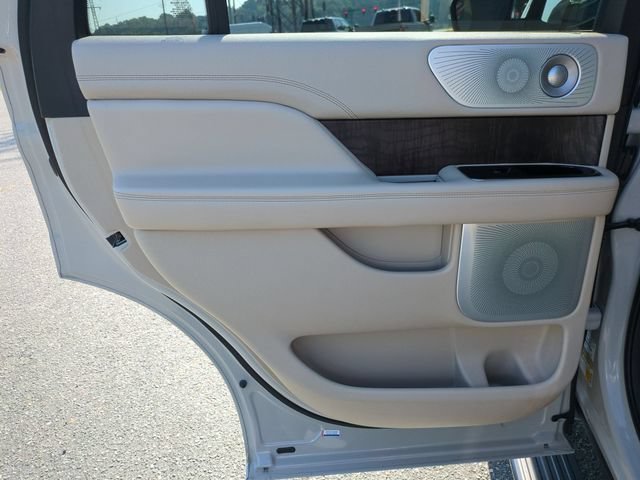 Used 2020 Lincoln Navigator Reserve w/ Equipment Group 208A Reserve AWD/4WD image 28