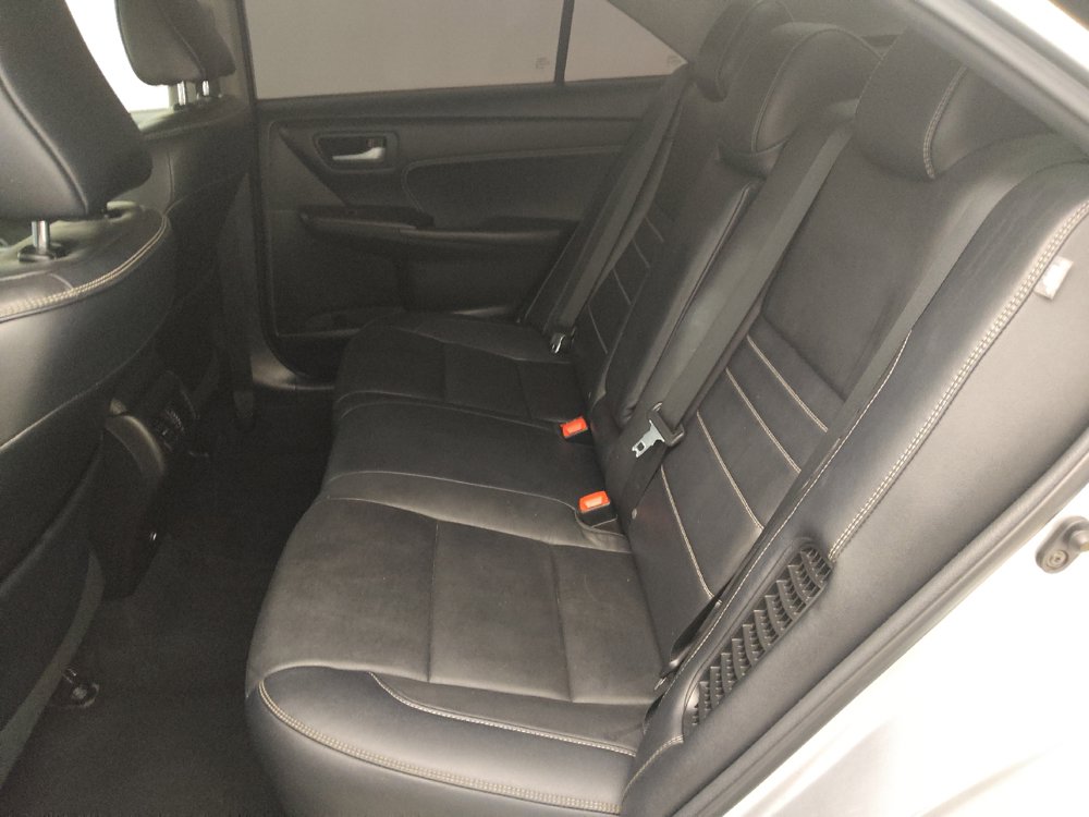 Used 2017 Toyota Camry XLE FWD image 18