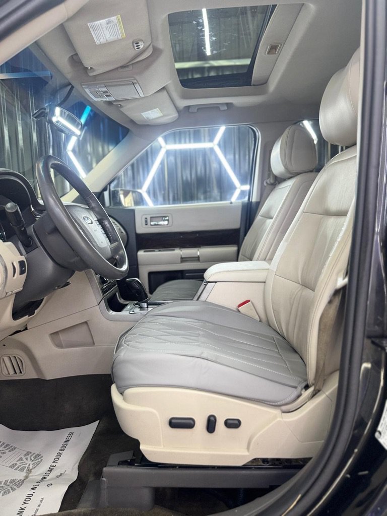 Used 2011 Ford Flex SEL w/ Rapid Spec Order Code FWD image 29