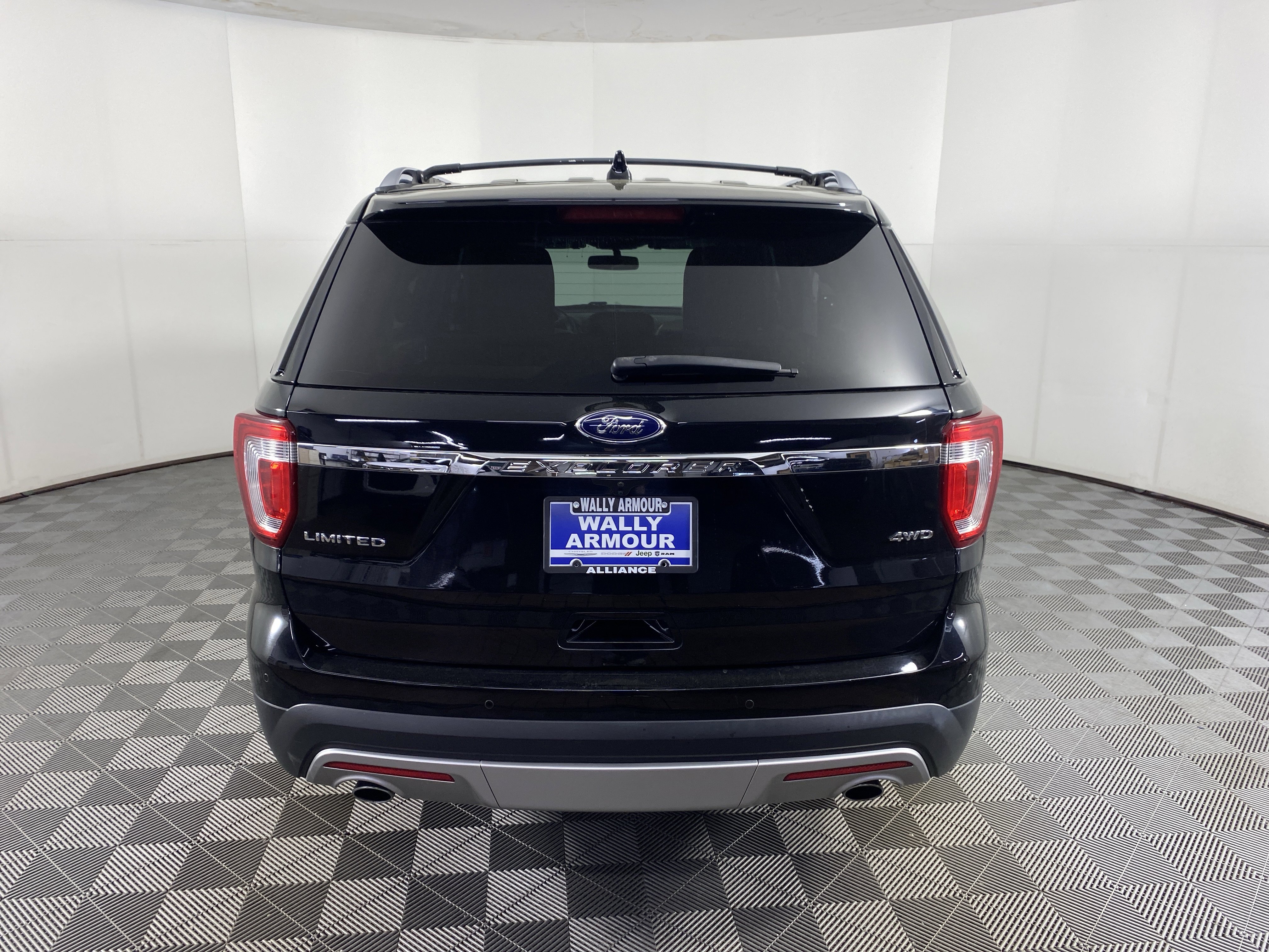 Used 2017 Ford Explorer Limited AWD/4WD image 9