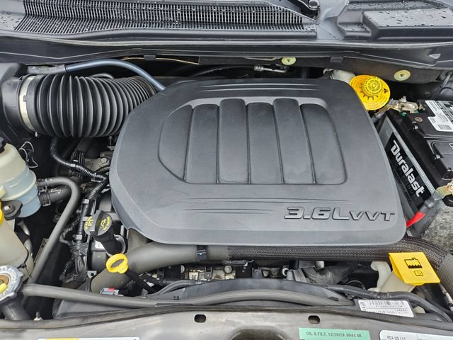 Used 2019 Dodge Grand Caravan SE FWD image 19