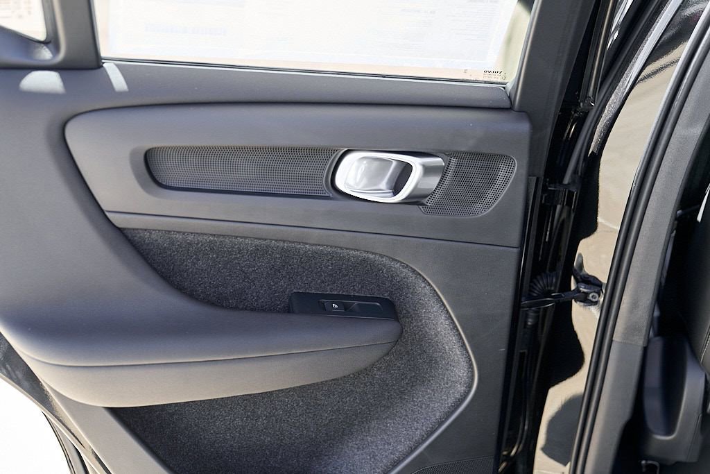 New 2026 Volvo XC40 B5 Plus AWD/4WD image 19