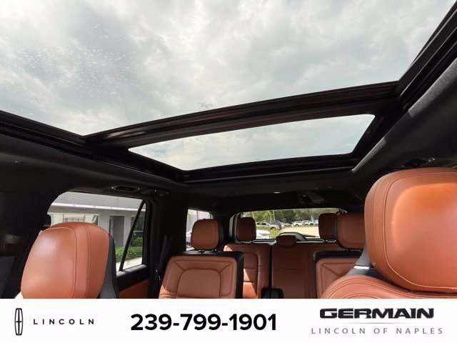 Used 2020 Lincoln Navigator Reserve w/ Luxury Package AWD/4WD image 12