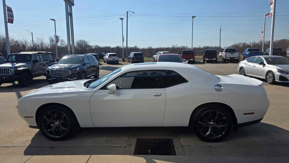 Used 2018 Dodge Challenger SXT Plus image 5