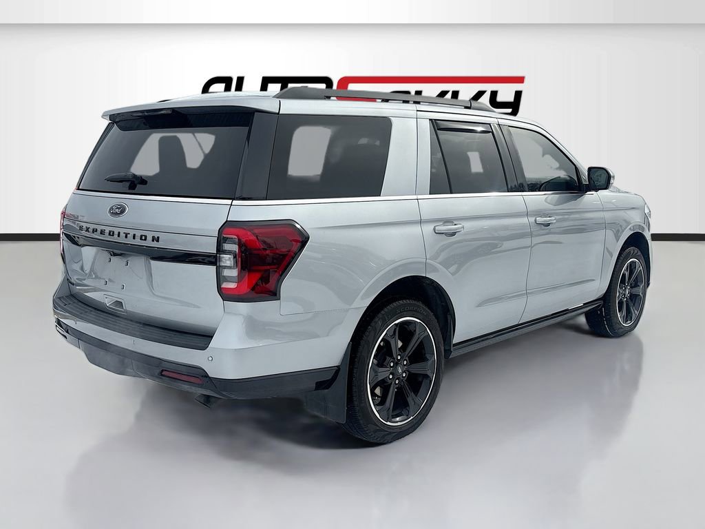 Used 2024 Ford Expedition Limited image 7