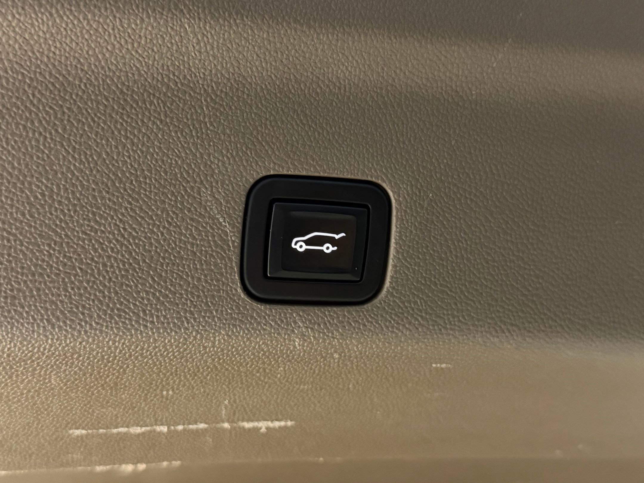 Used 2023 GMC Yukon XL Denali image 44