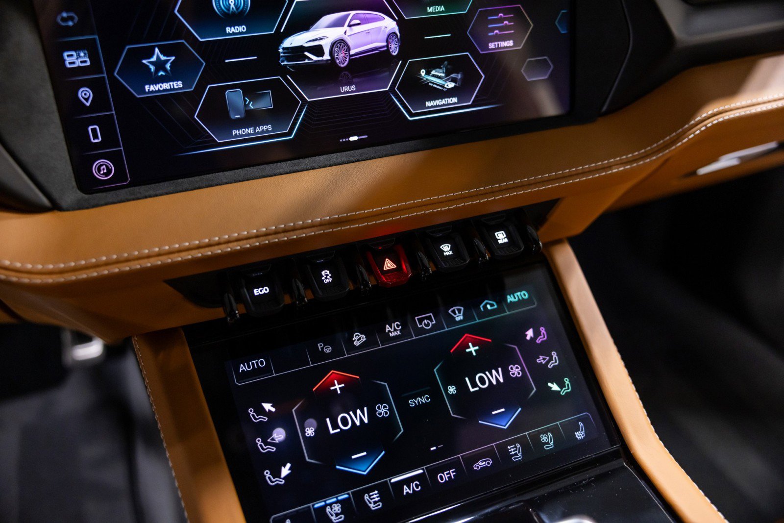 Used 2025 Lamborghini Urus SE image 44