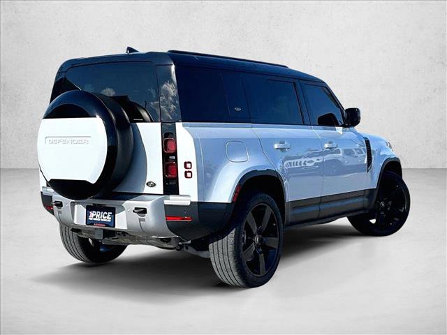 Used 2023 Land Rover Defender 110 SE image 2