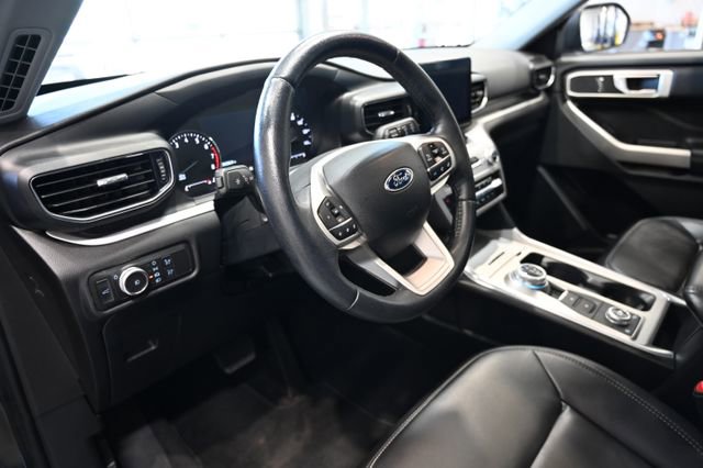 Used 2022 Ford Explorer XLT w/ Equipment Group 202A image 22