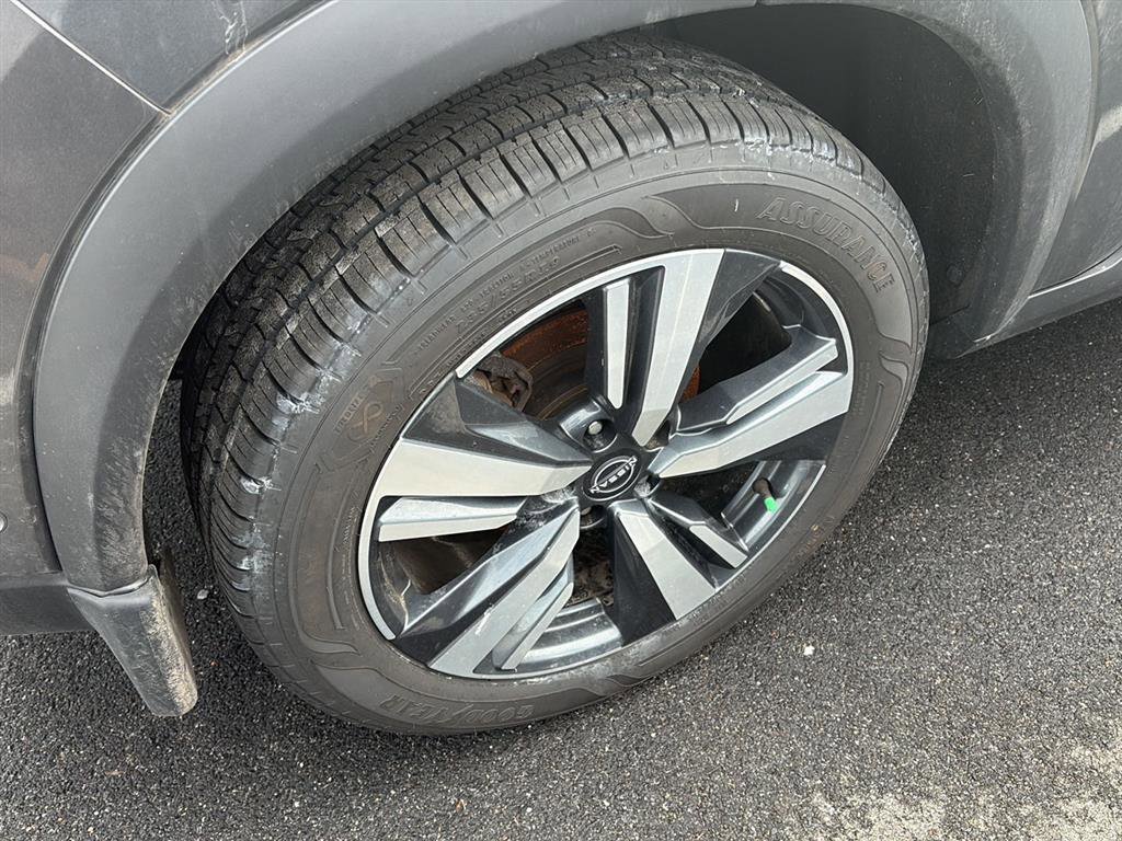 Used 2023 Nissan Rogue SL w/ SL Premium Package image 4