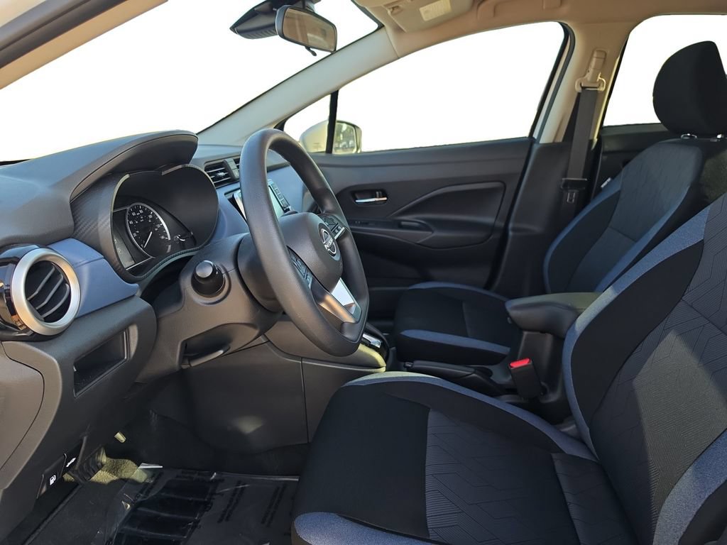 Used 2025 Nissan Versa SV w/ Trunk Package FWD image 11