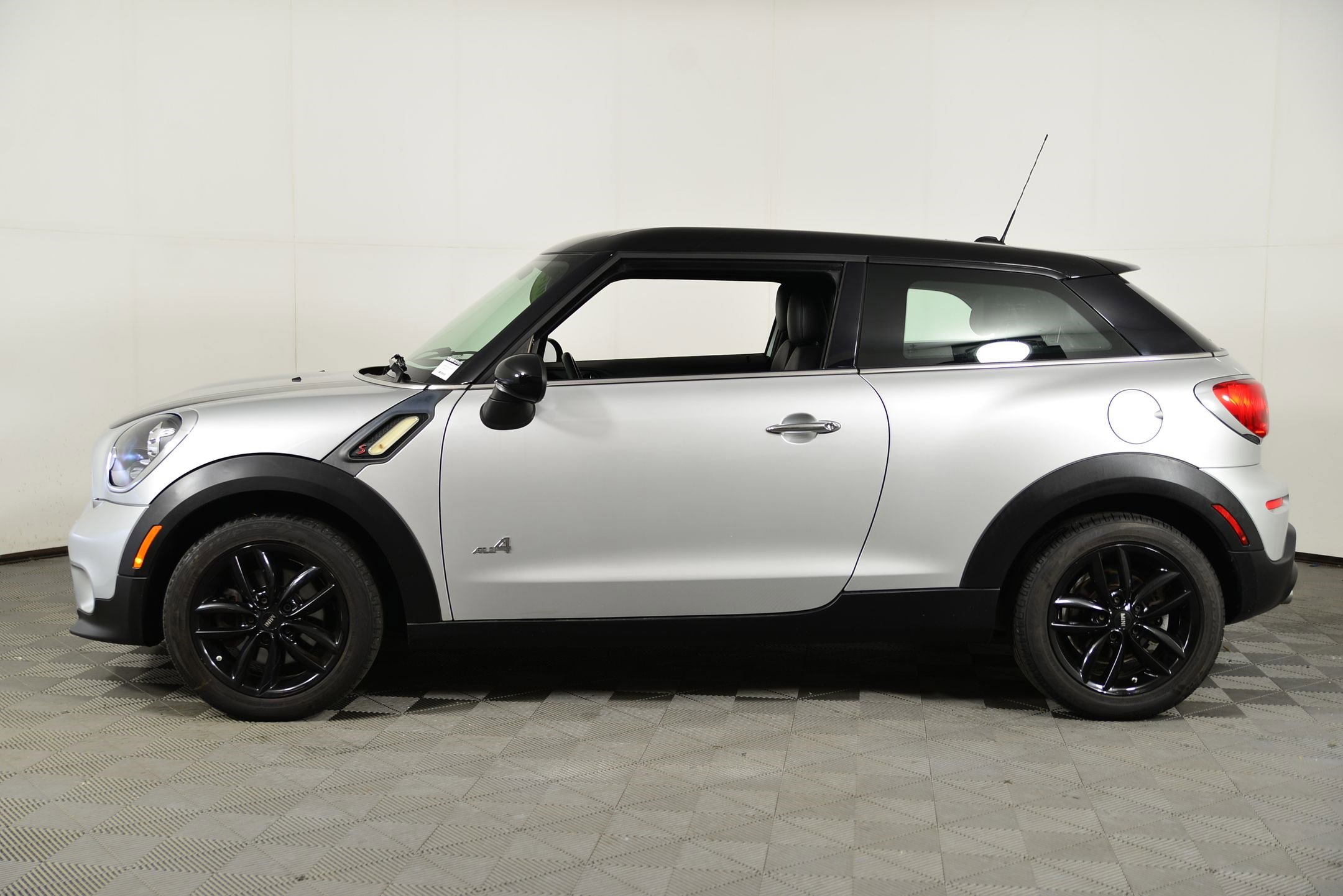 Used 2014 MINI Cooper Paceman S image 2