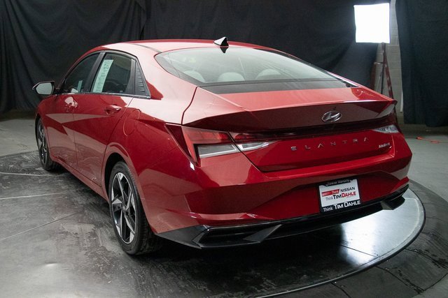 Used 2021 Hyundai Elantra Limited w/ Cargo Package image 10