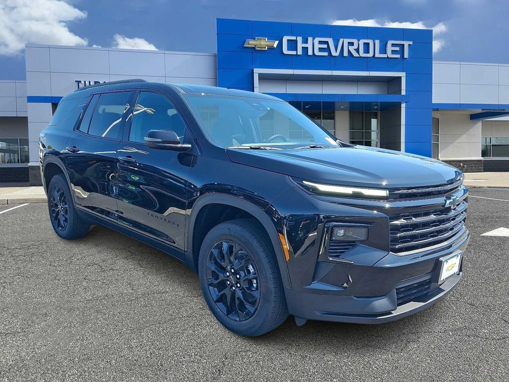 New 2026 Chevrolet Traverse LT w/ Midnight/Sport Edition FWD image 2