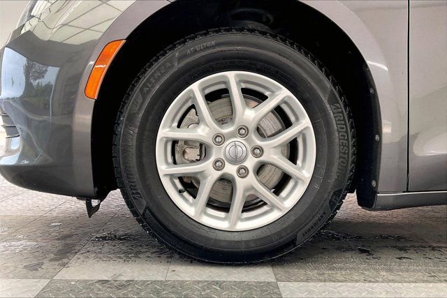 Used 2017 Chrysler Pacifica LX image 8